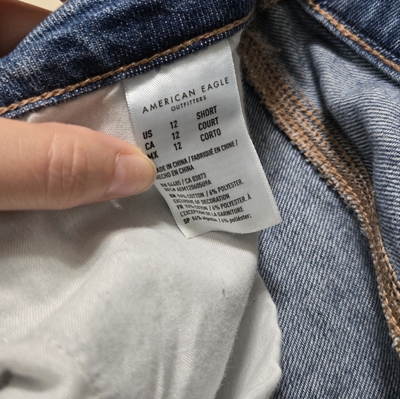 American Eagle Mom Jeans size 12 short - Picture 3 of 4